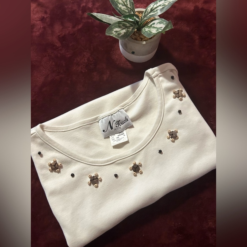 N Touch tank top with beautiful design around neckline great condition Size PXL